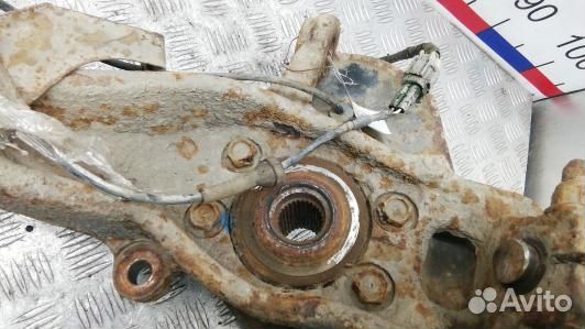 Ступица передняя левая nissan pathfinder R51 (LAD1