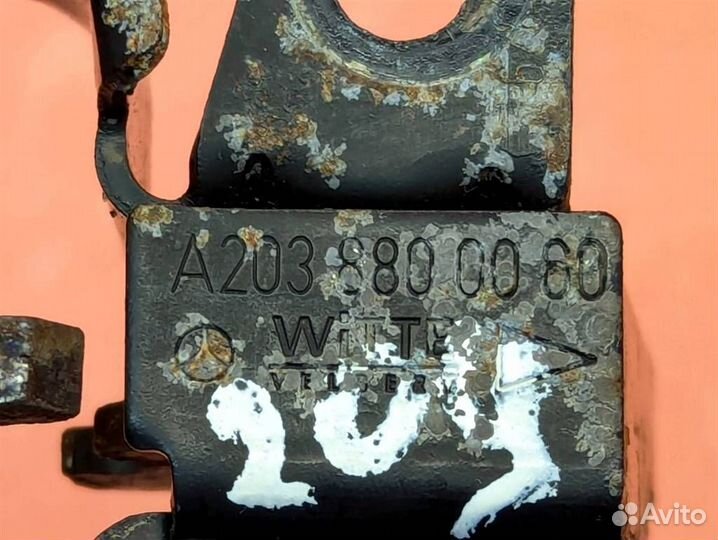 Замок капота w209 CLK-class 5.0 2002