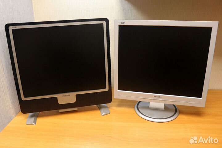 ЖК монитор Philips 17