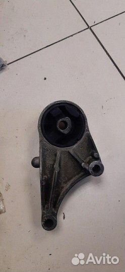 Опора двигателя передняя Opel Astra