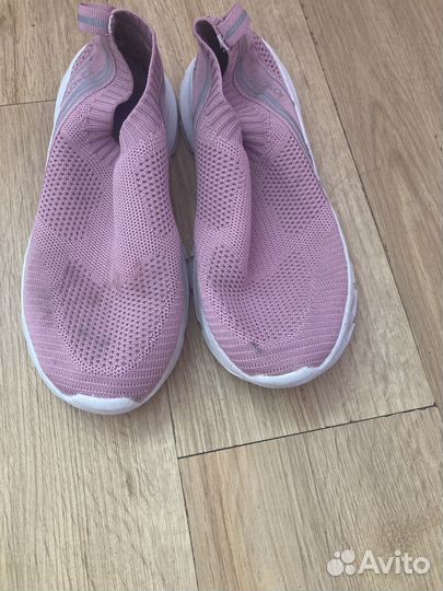 Кроссовки летнии