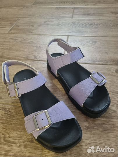 Сандалии для девочки