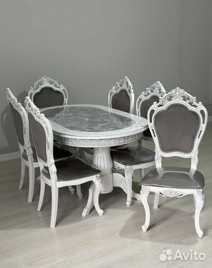 Кухонный стол и стулья