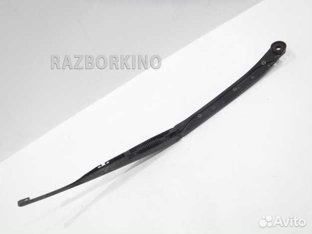 Поводок стеклоочистителя передний