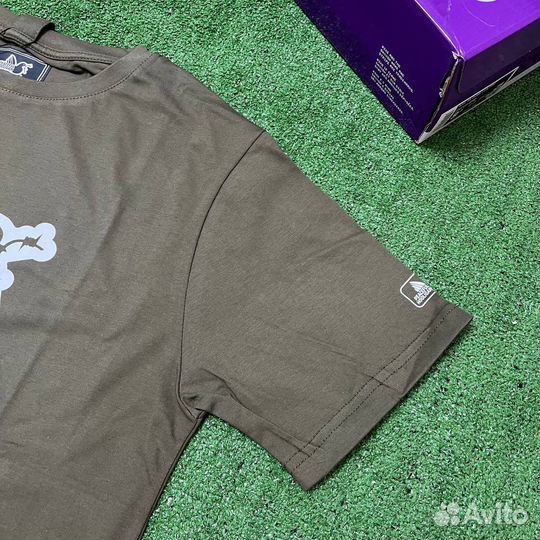 Футболка peaceful hooligan