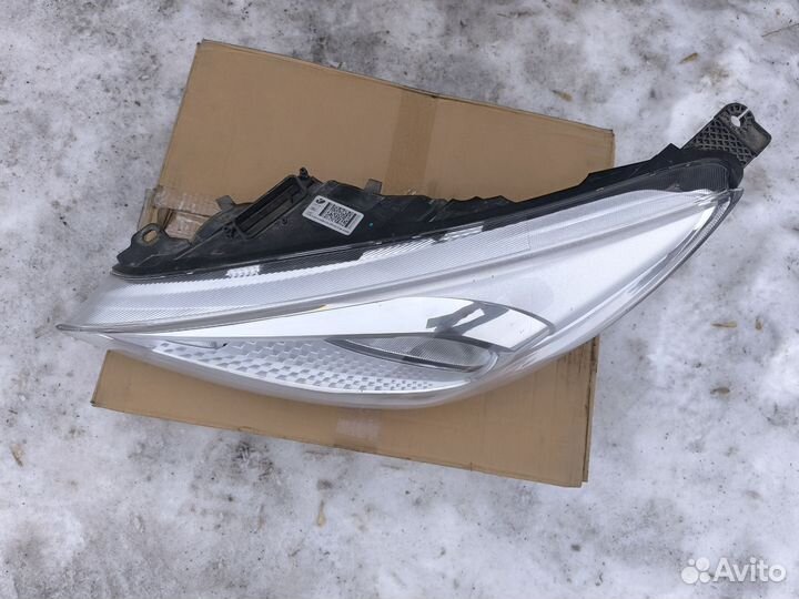 Фара Ford Focus 3 оригинальная