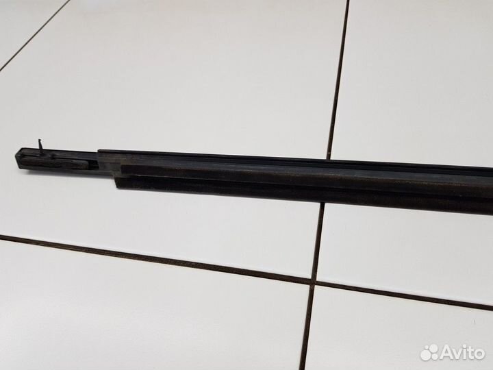 Уплотнитель стекла задний левый (Mazda CX-5)