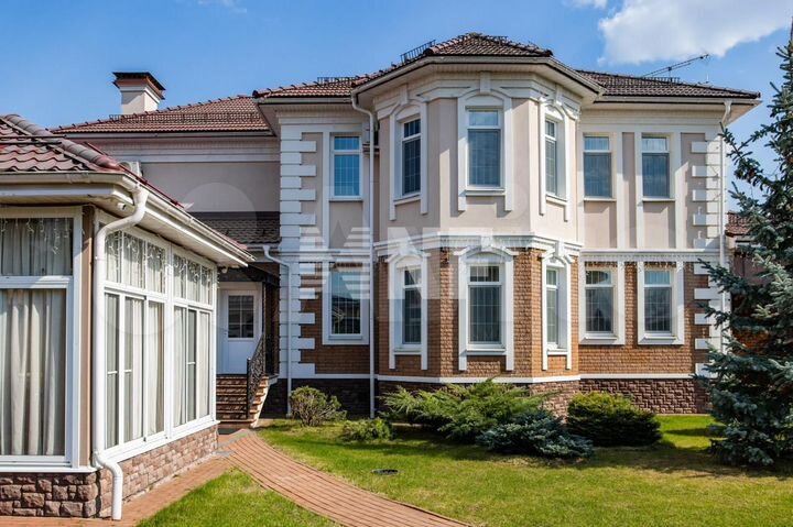 Дом 498 м² на участке 19,1 сот.
