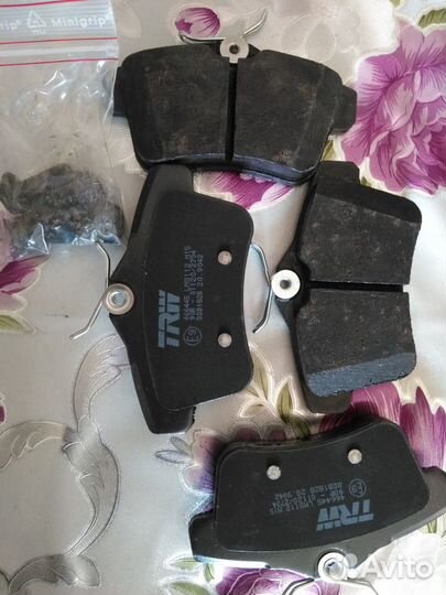 Задние тормозные колодки TRW GDB 1828