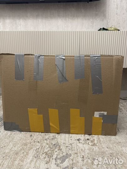 Коробка с вещами