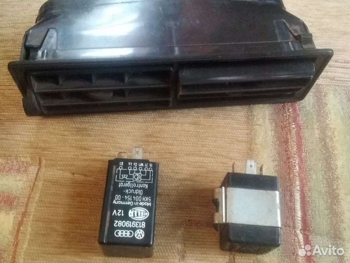 Реле масла/реле поворотов на audi 80 2B