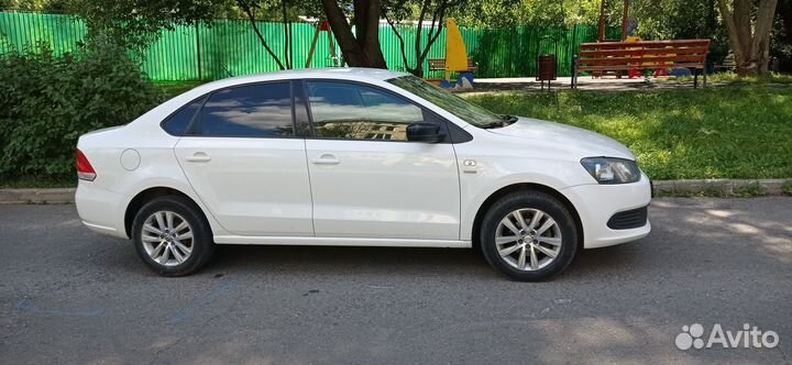 Volkswagen Polo 1.6 AT, 2013, 93 150 км