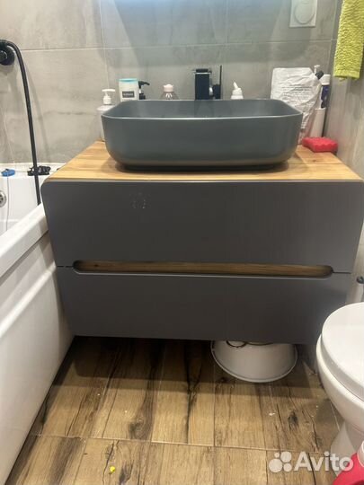 Тумба под раковину в ваннус раковиной
