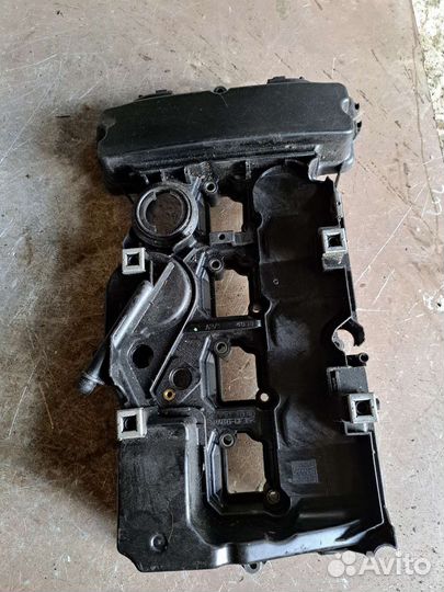 Клапанная крышка на Mercedes W203