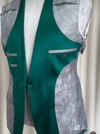 Я швея с стаж работы 18лет ремонт одежды быстро и