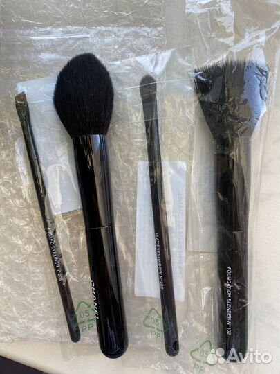 Chanel тушь пудра помада кисти карандаши тональный