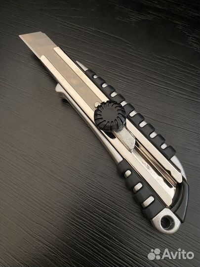 Канцелярский нож Brauberg