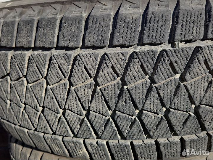 Bridgestone Blizzak DM-V2 235/55 R18 100T