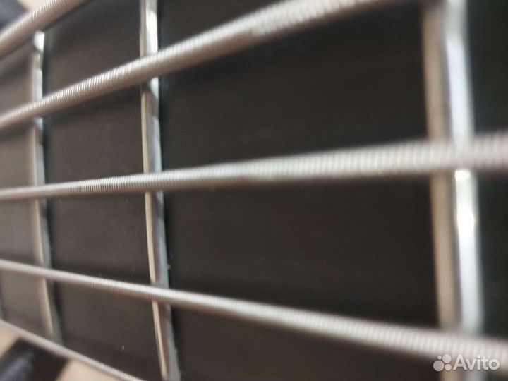 Бас гитара 5 струн