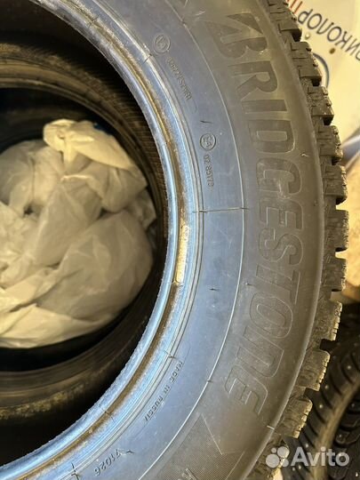 Bridgestone Blizzak Ice 215/65 R16
