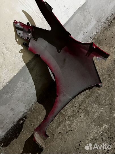 Продаю крыло правое после небольшого дтп
