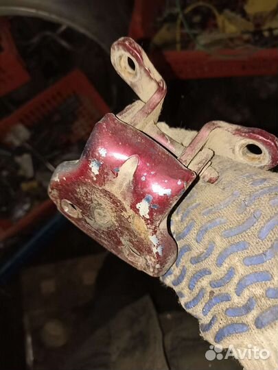 Петля задней левой двери Honda civic 6