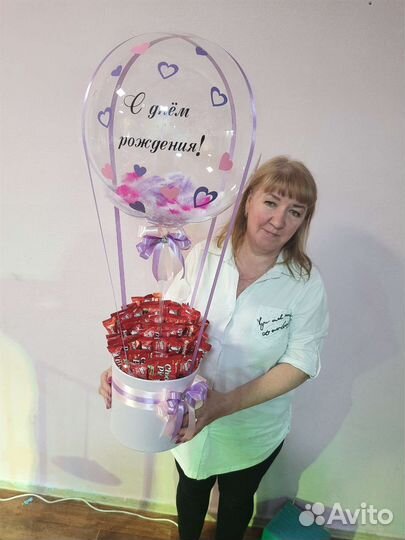 Бокс со сладостями и шаром