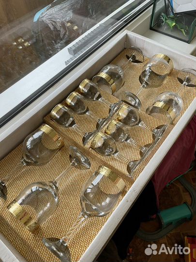 Набор из бокалов и рюмок