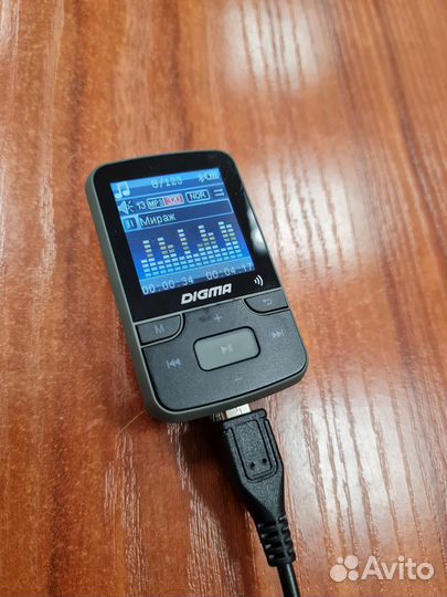 Плеер Digma Flash Z4