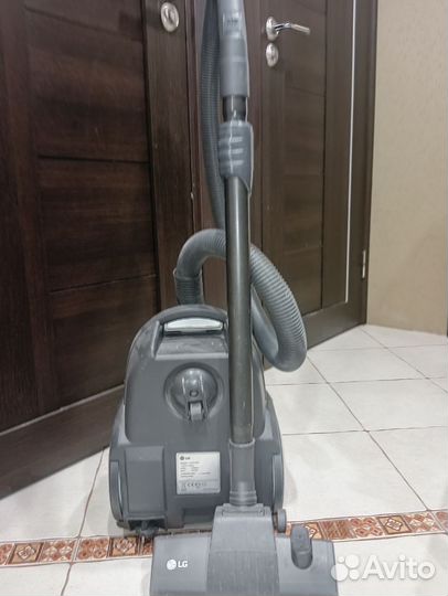 Пылесос LG VC3716N