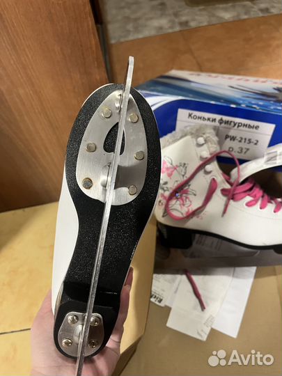 Коньки фигурные 37 размер утепленные