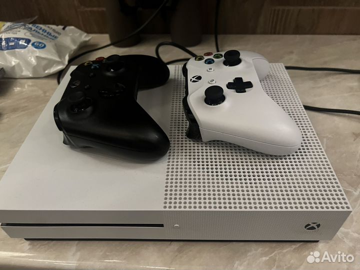 Xbox ONE S