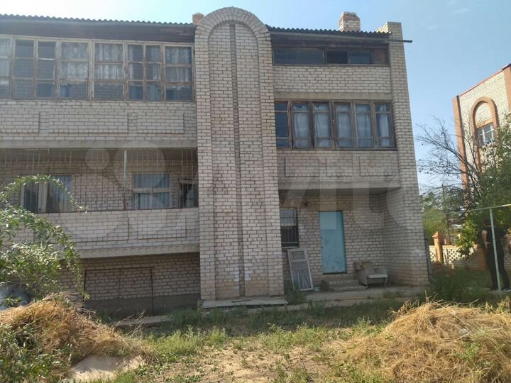 Дом 458 м² на участке 8,5 сот.