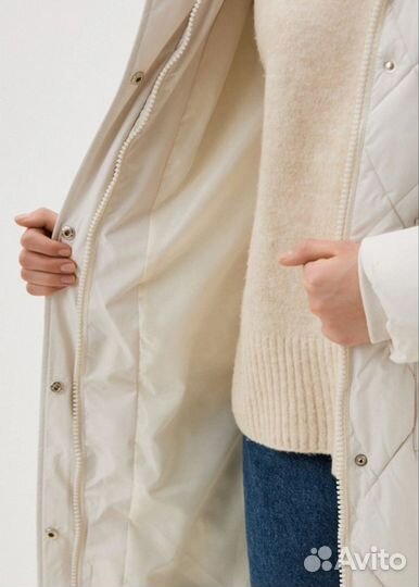 Светлый тёплый пуховик