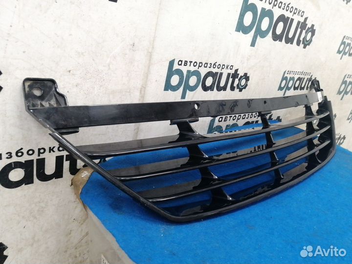 Решетка переднего бампера 86550-2Y000 Hyundai IX35