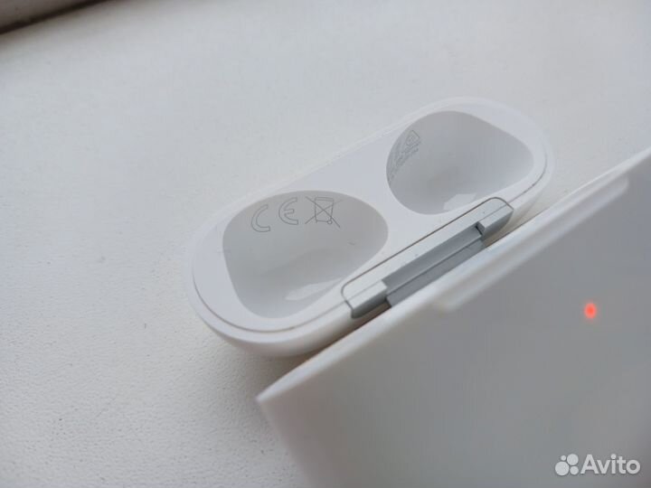 Оригинальный кейс Apple для AirPods 3