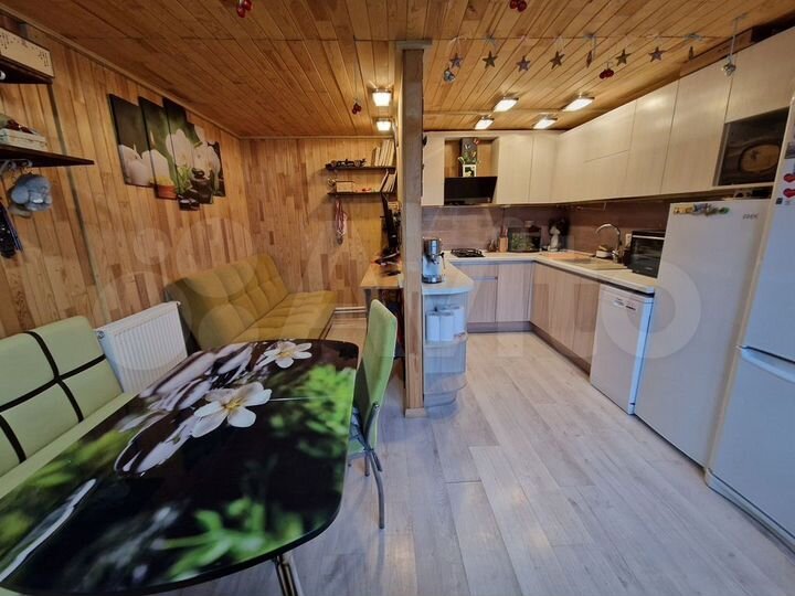 Дом 81 м² на участке 4 сот.