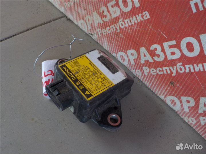 Датчик курсовой устойчивости Toyota Land Cruiser