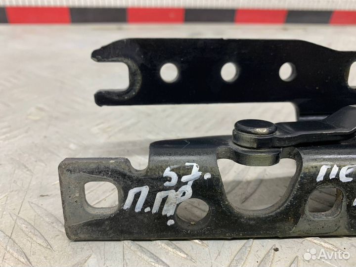 Б/У петля капота передний правый Bmw 7-Series Long