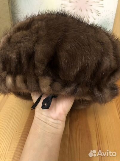Шапка берет норковый