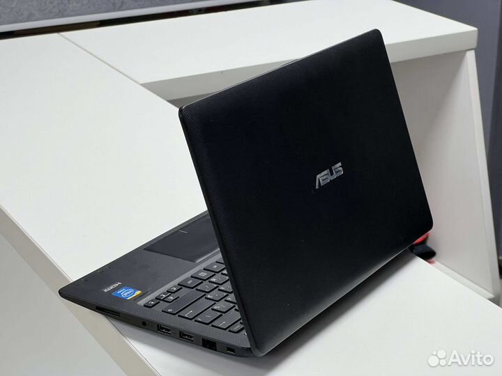Ноутбук Asus для простых задач