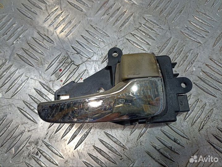 Ручка двери внутренняя задняя правая Mitsubishi L