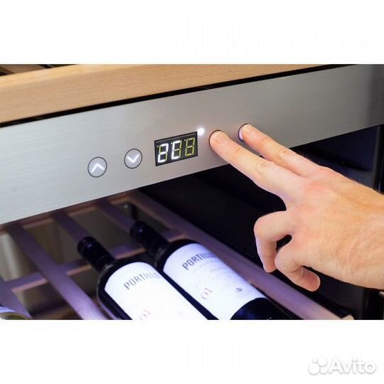 Холодильник винный caso WineChef Pro 126