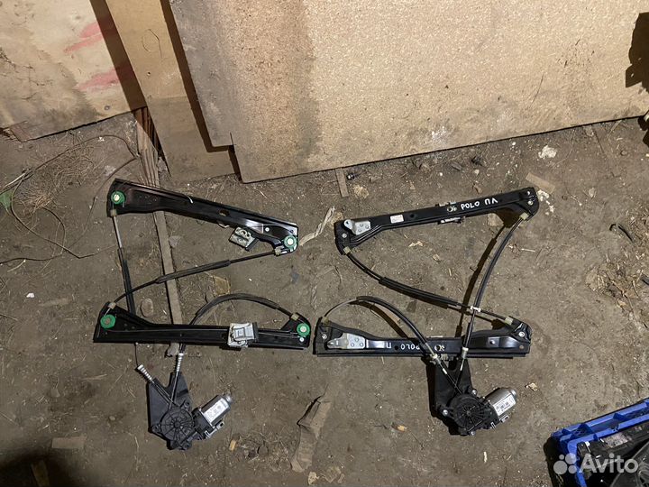 Стеклоподъемник передний левый Volkswagen Polo