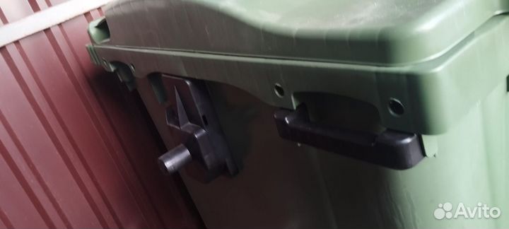 Мусорный контейнер 1100 пластик