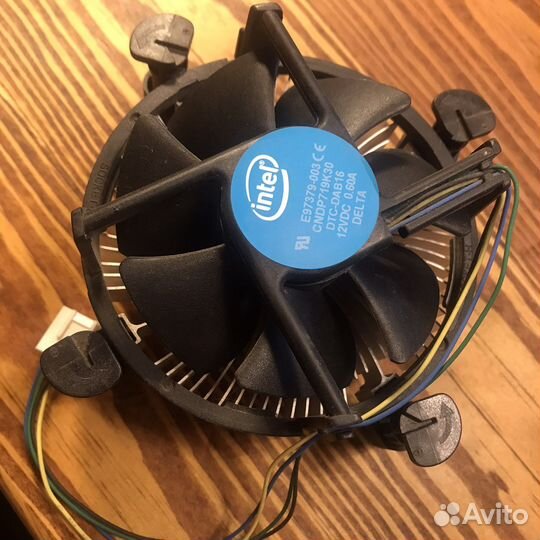 Процессор и куллер Intel celeron G3900