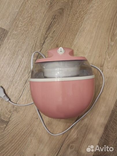 Аппарат для приготовления мороженого. Мороженница