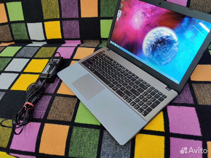 Ноутбук asus X550CC