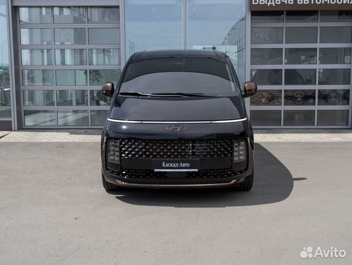 Hyundai Staria 2.2 AT, 2022