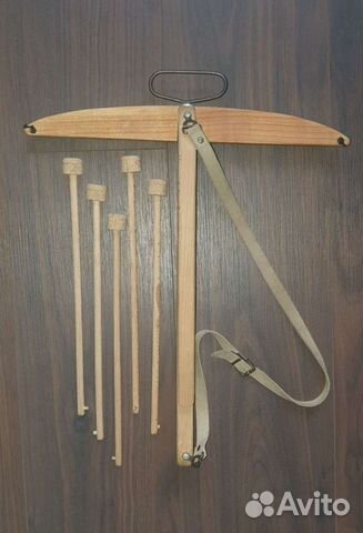 Арбалет крутой с кожаным ремнём деревянный